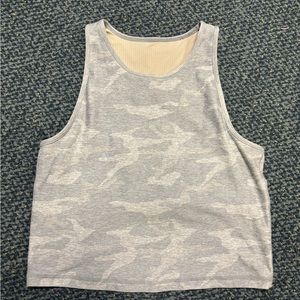Vuori crop tank